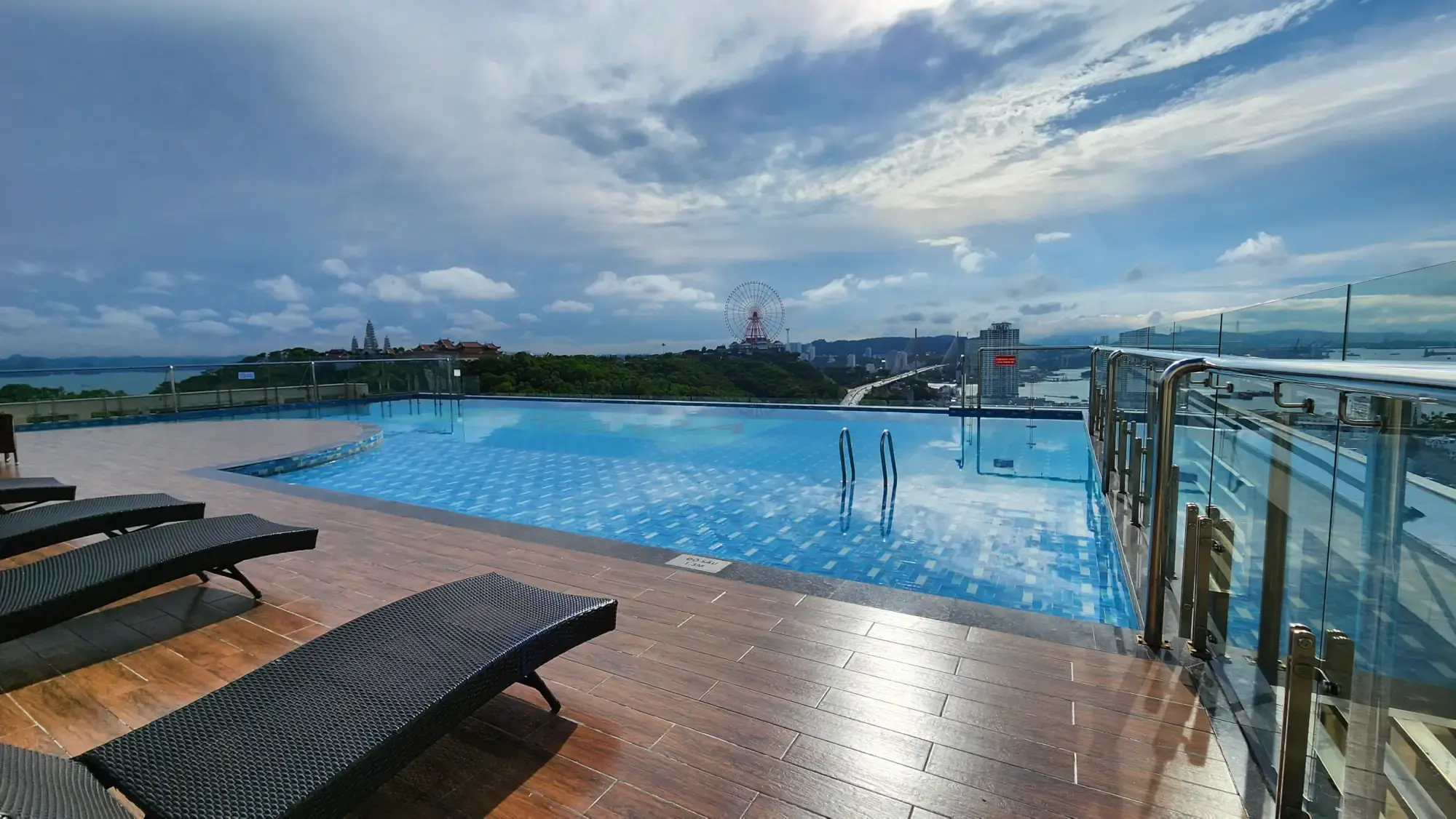 The Outdoor Pool at the Ramada by Wyndham Ha Long Bay The Outdoor Pool at the Ramada by Wyndham Ha Long Bay
